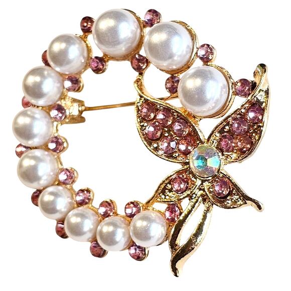 Pink Brooch Pin Faux Pearl Rhinestone Butterfly Gold Tone Wreath Gift Box - Picture 4 of 9